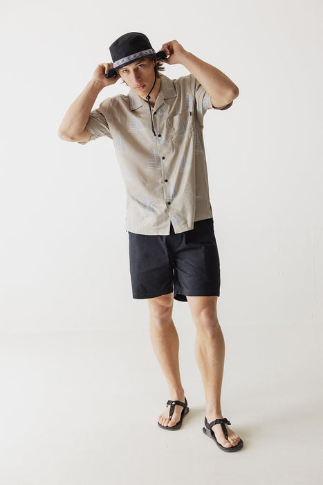 KAVU Bainbridge shirt in Set Sail, lifestyle
