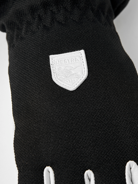 Hestra Women's Patrol Gauntlet 5-finger glove, detail view