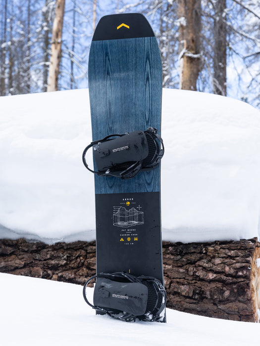 Arbor Carbon Coda Snowboard 2026/27 in use