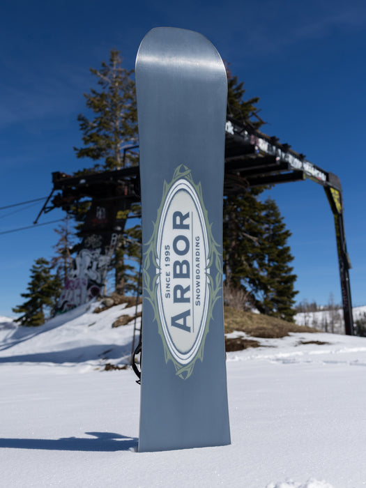 Arbor Element Decon Snowboard 2026/27 in use