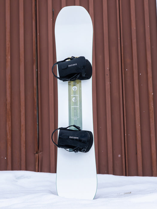 Arbor Kuro Neko Decon Snowboard 2026/27 in use