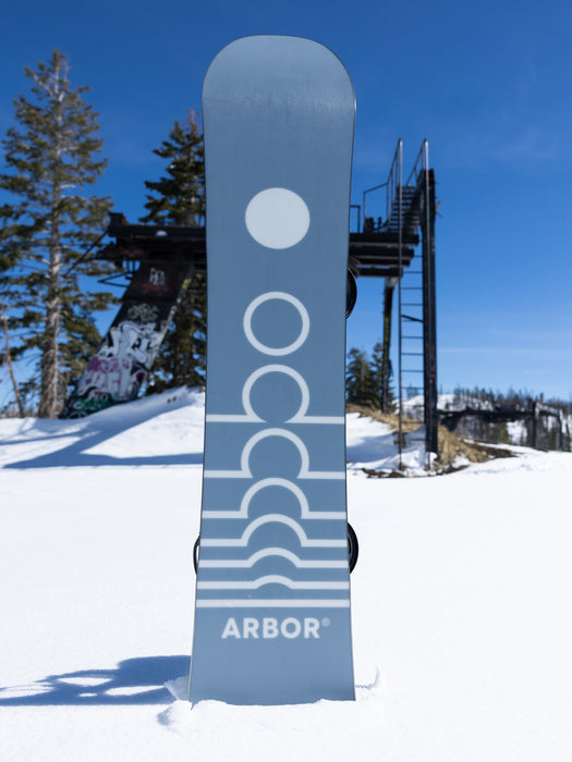 Arbor Mantra Decon Snowboard 2026/27 in use