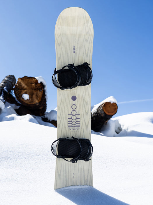 Arbor Mantra Snowboard 2026/27 in use