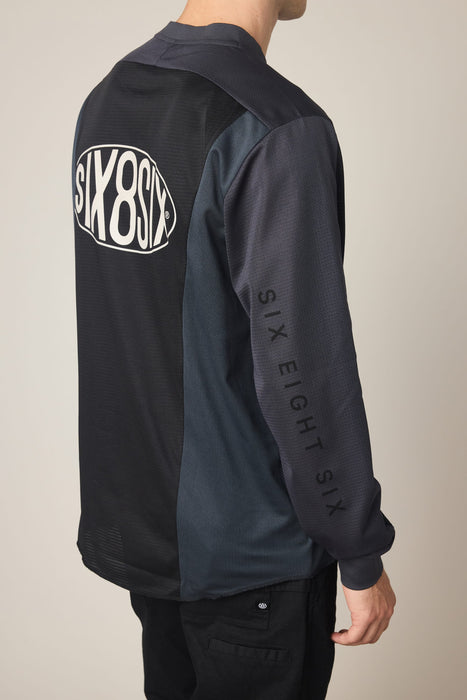 686 92 Turbo LS Tech Tee in Black, detail