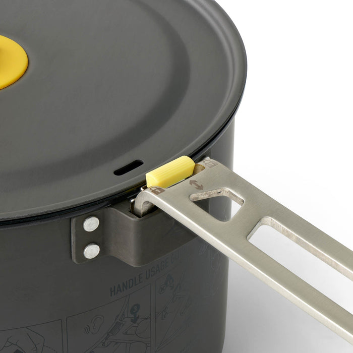 Frontier pot lid with strainer holes and LidKeep clip