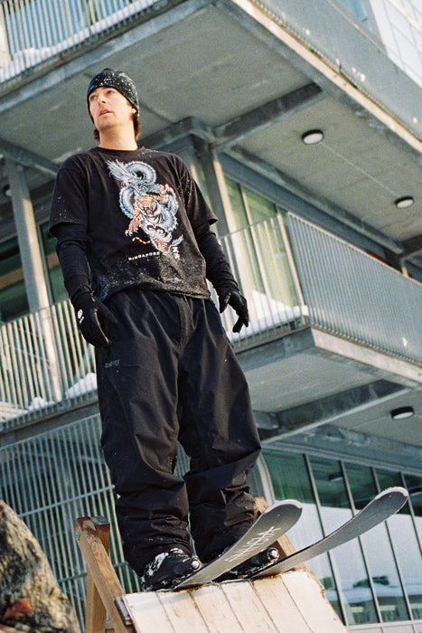 686 Men's Dojo GORE-TEX Shell Pant in Black, detail