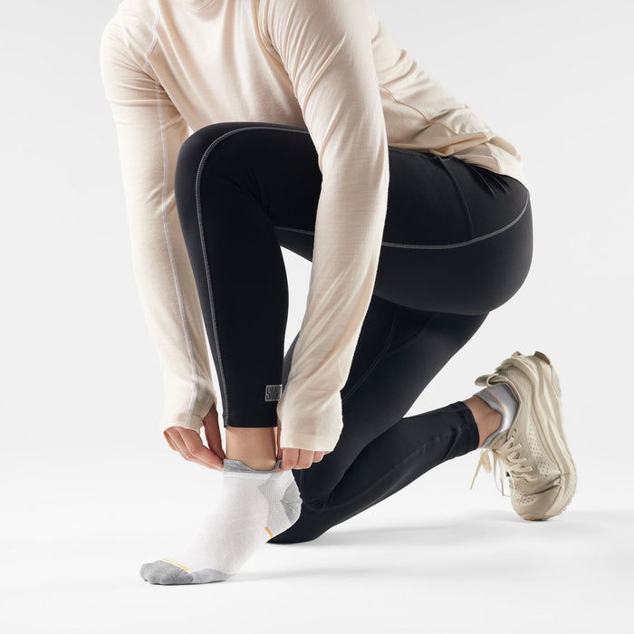 Smartwool Women's Run Low Ankle Socks in White, alternate view