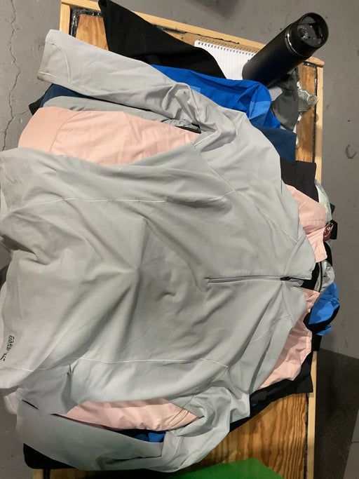Mtn Hrdwr Wms zip neck top